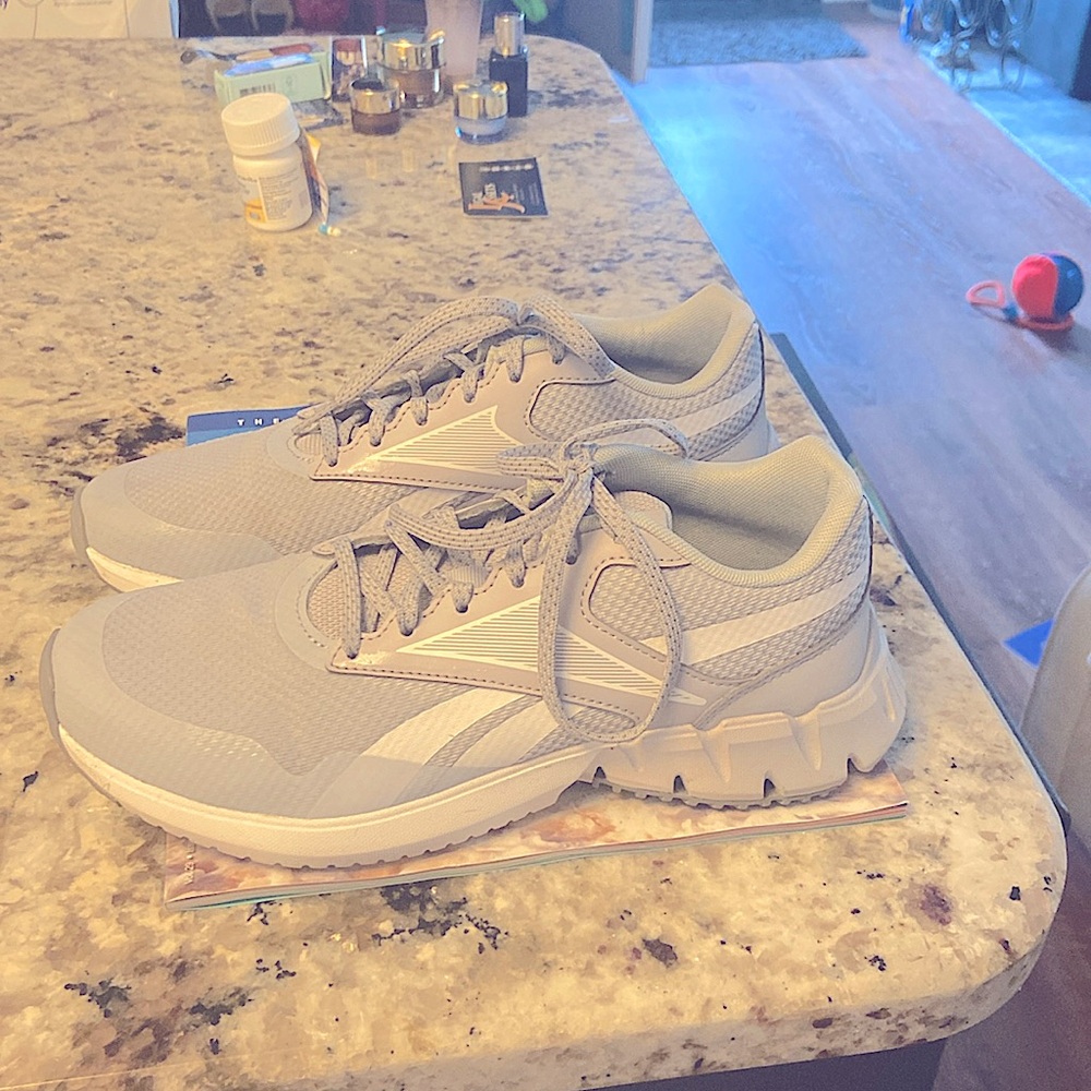 Reebok Comfort Footbed Ortholite Sneakers - Size 7.5 (Nike style design)